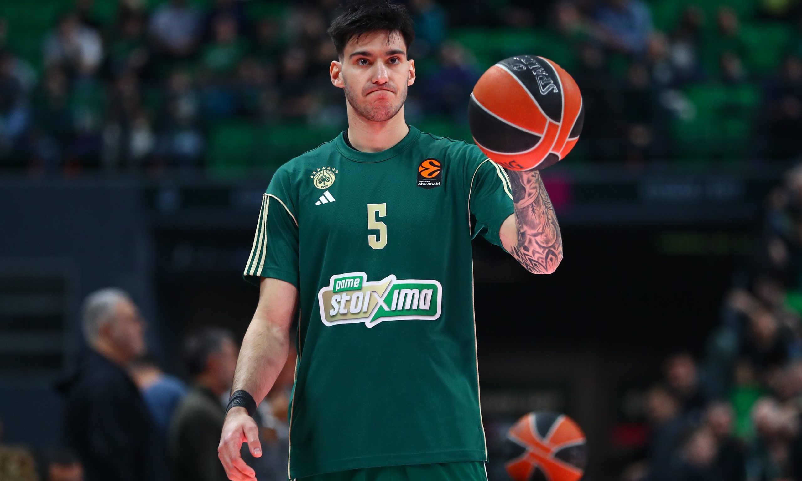 Panathinaikos Kalaitzakis'in İstifası ile Endişe İniyor