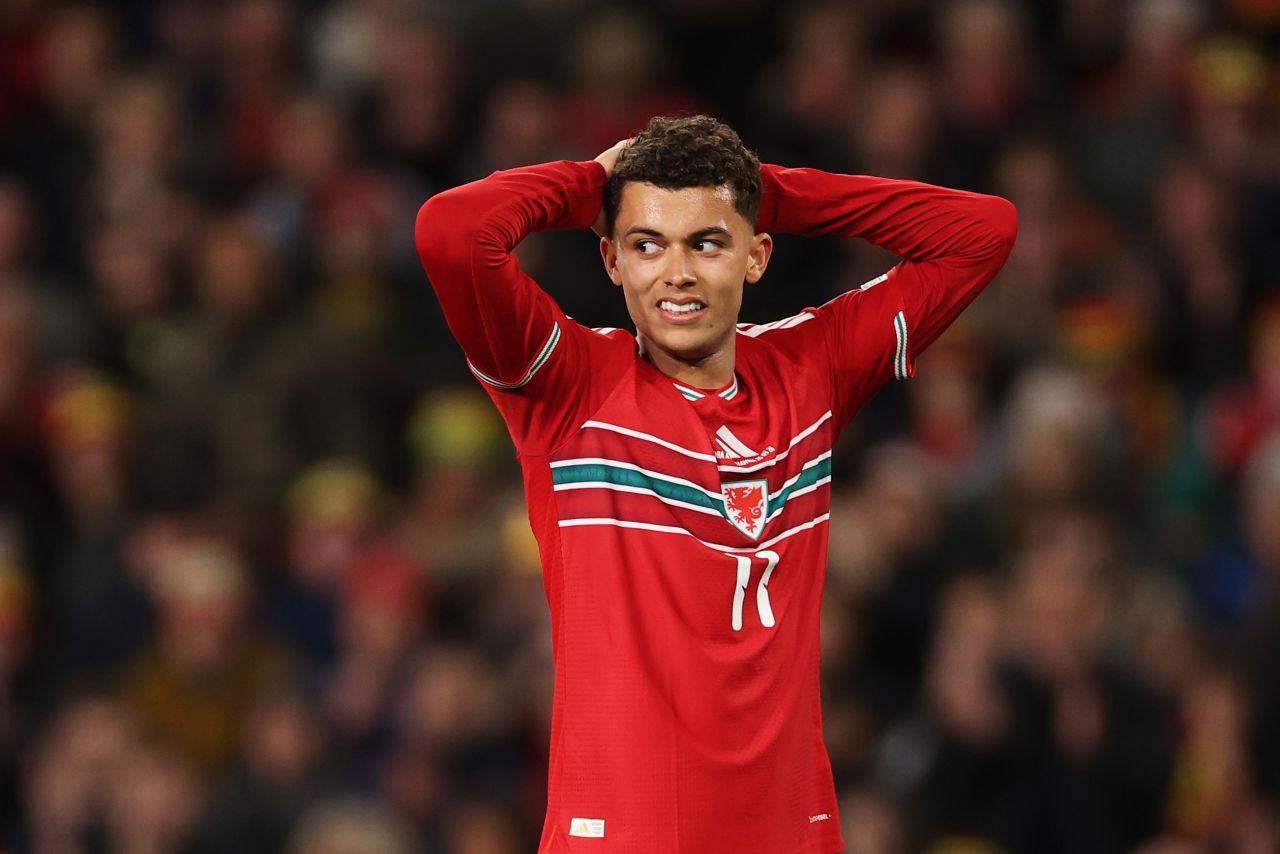 Hagi geri dönüyor: Wales, Ghencea'da Romanya'ya karşı PL yıldızlarıyla