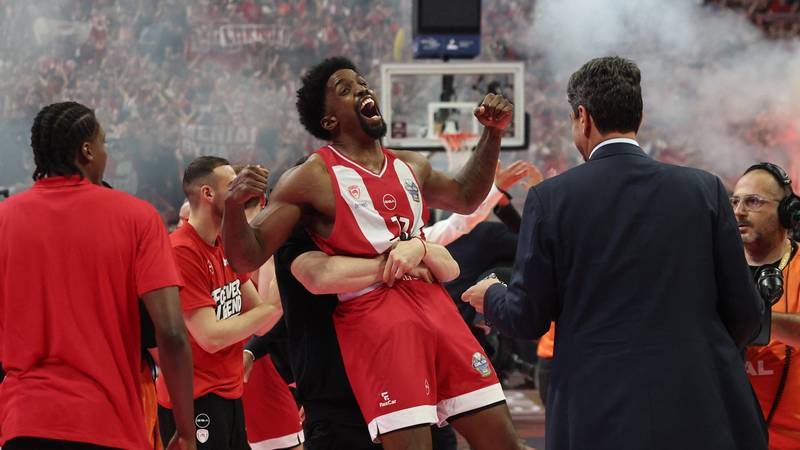 Olympiacos Avrupa Şampiyonu Oldu: Hezonja Finalde Kritik Üçlükleri Kaçırdı