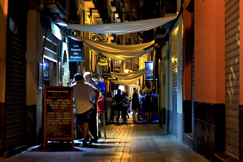 Golden Sands nightlife bar street lights crowd evening Bulgaria