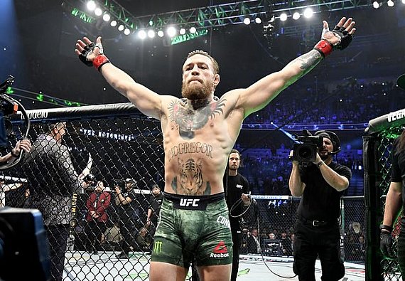 Conor McGregor, Max Holloway ile UFC 329 Ana Etkinliğinde Karışık