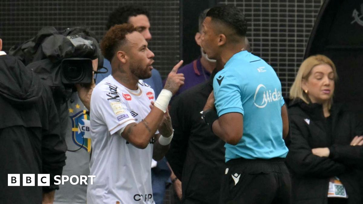 Neymar Yanlış Değişim Sonucu Öfkeyle Kavga Ettı