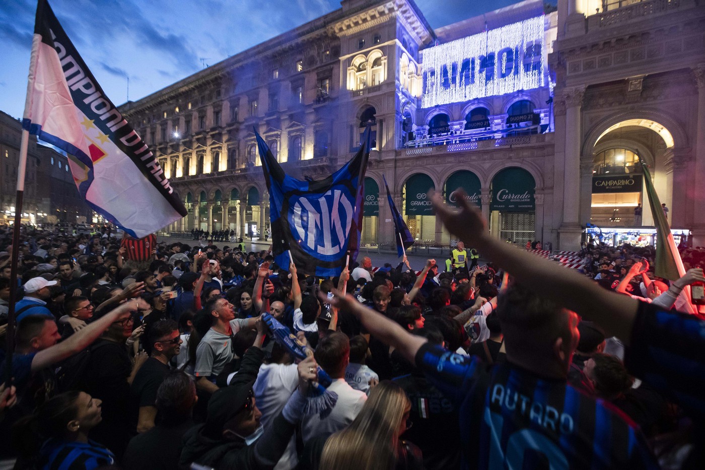 Chivu 400.000 Tifosiyla Inter'nin Zaferini Yükseltti