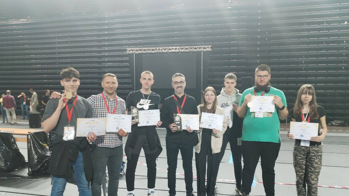 Vladicin Han Teknik Okulu Öğrencileri Kuzey Amerika'da Robot Olimpiyatı'na Katılıyor