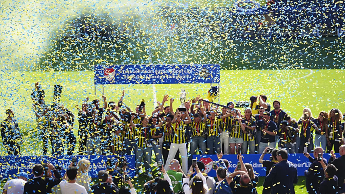 Fenerbahçe arsaVev Tarih Yaratan Sezon Sonunda Kupa Kazandı!