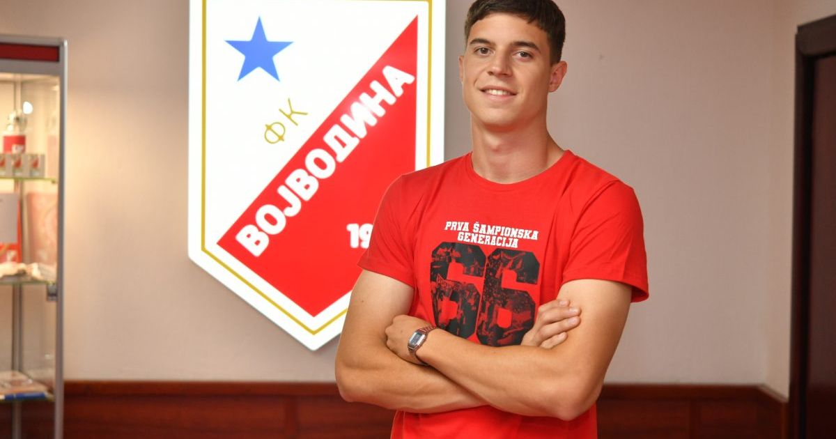 Vojvodina ikinci takviyesini açıkladı: Genç defans oyuncusu Redžić Novi Sad'a geldi!