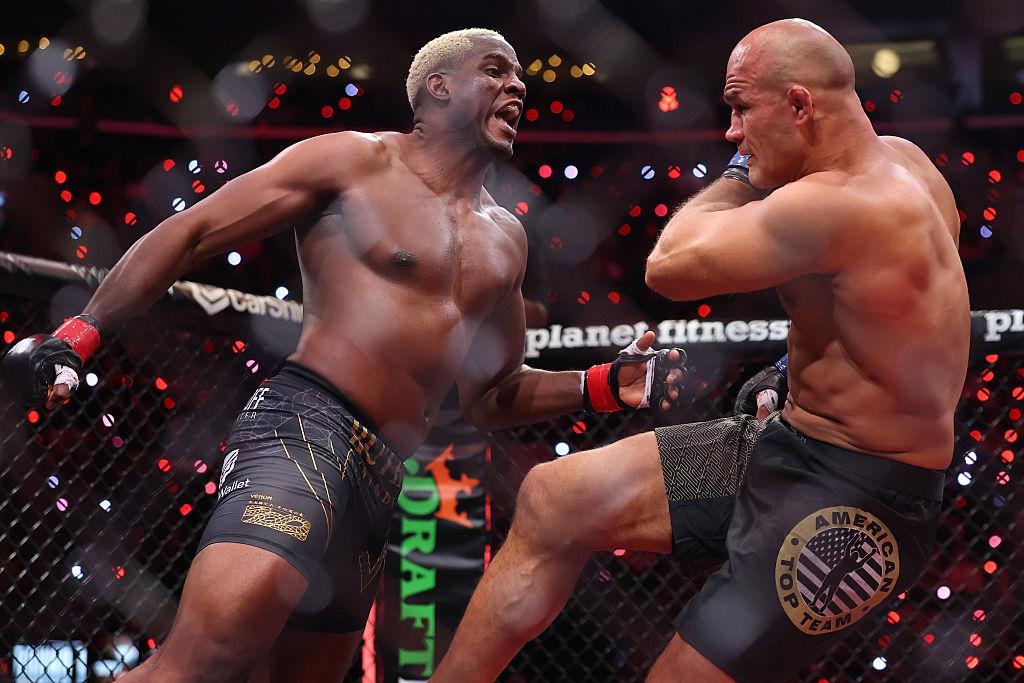 Eski UFC Şampiyonu Despaigne Dos Santos'u Nokta Altına Aldı