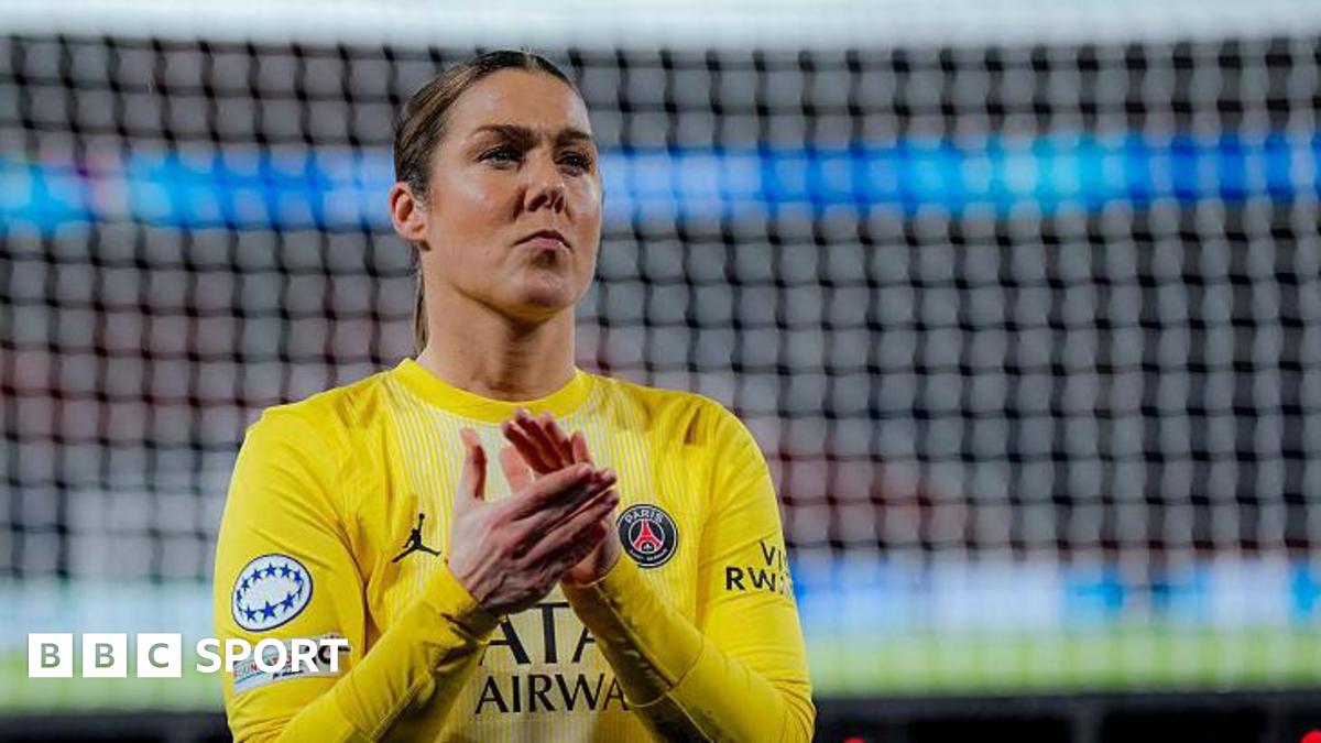 Mary Earps Paris St-Germain'den ayrılacak