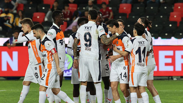 Başakşehir 5. Sırada Bitirdi, Göztepe Avrupa Fırsatını Kaçırdı