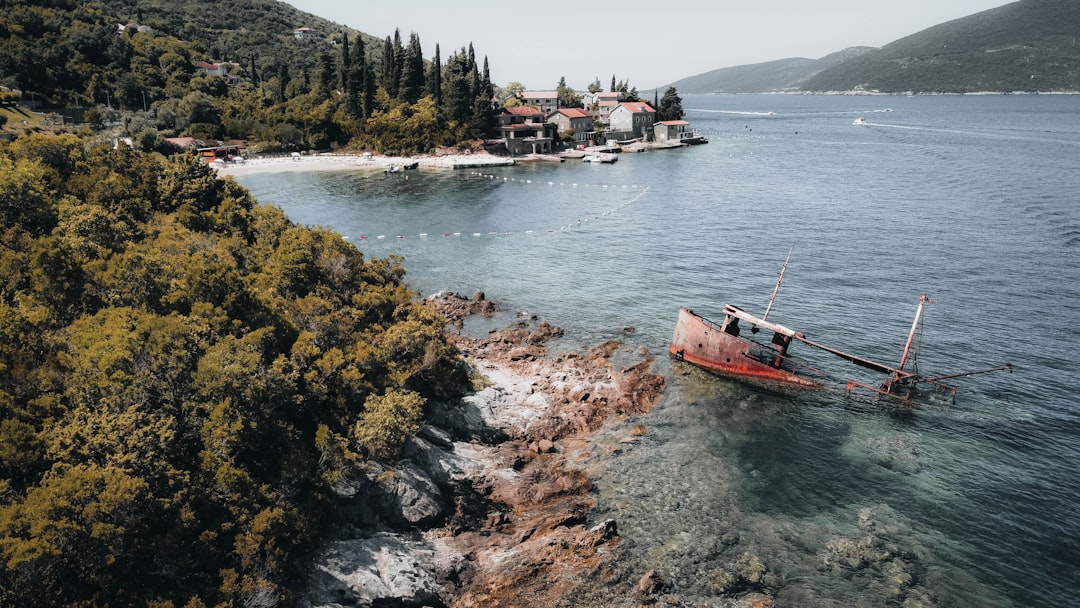 Mavi Bayrak Durumunun Boka Kotorska Plajları İçin Neden Önemli Olduğu
