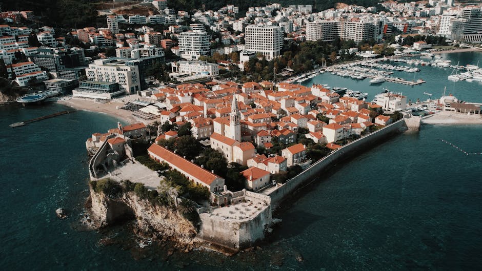 Budva Rivierası: Karadağ'ın En İyi Plajları ve Kıyı Hayatı