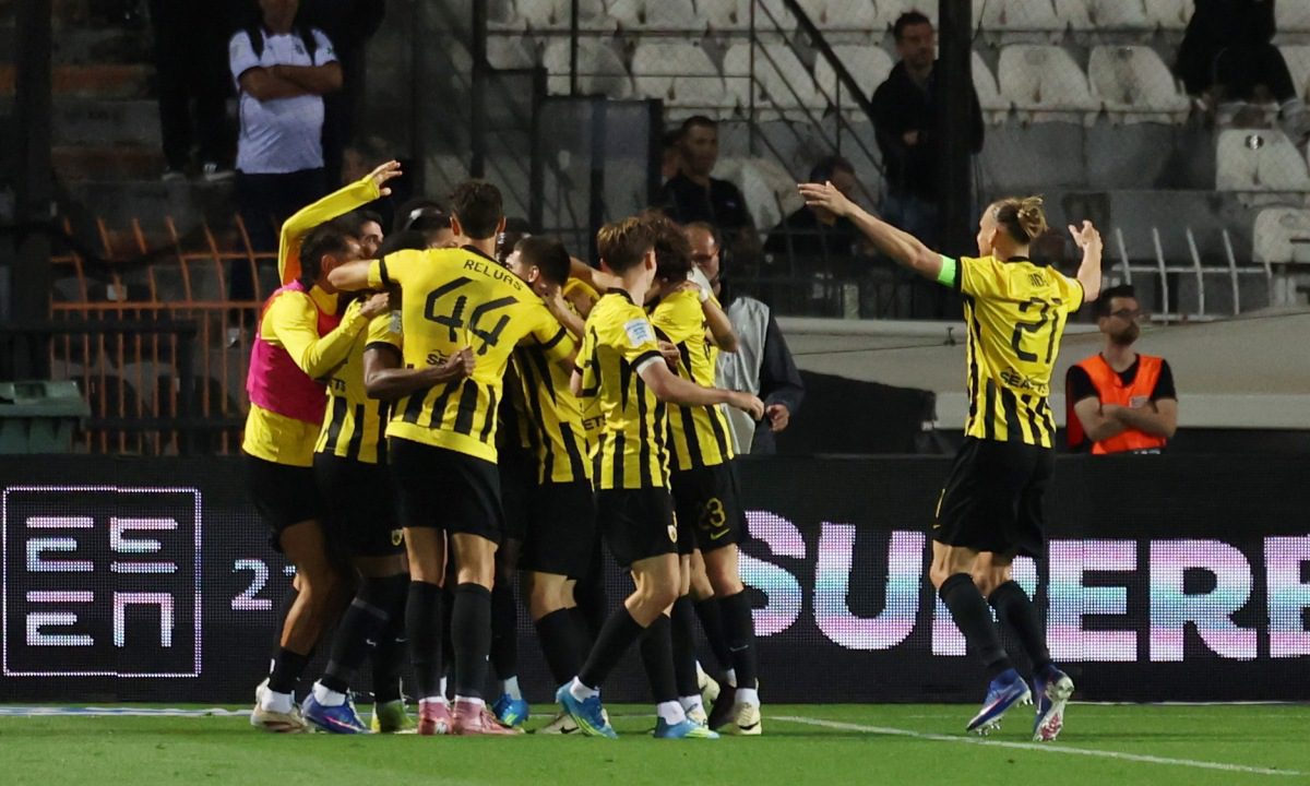Yunan Süper Ligi'nin Final Maçları Kritik Eşyalarla Bitiyor