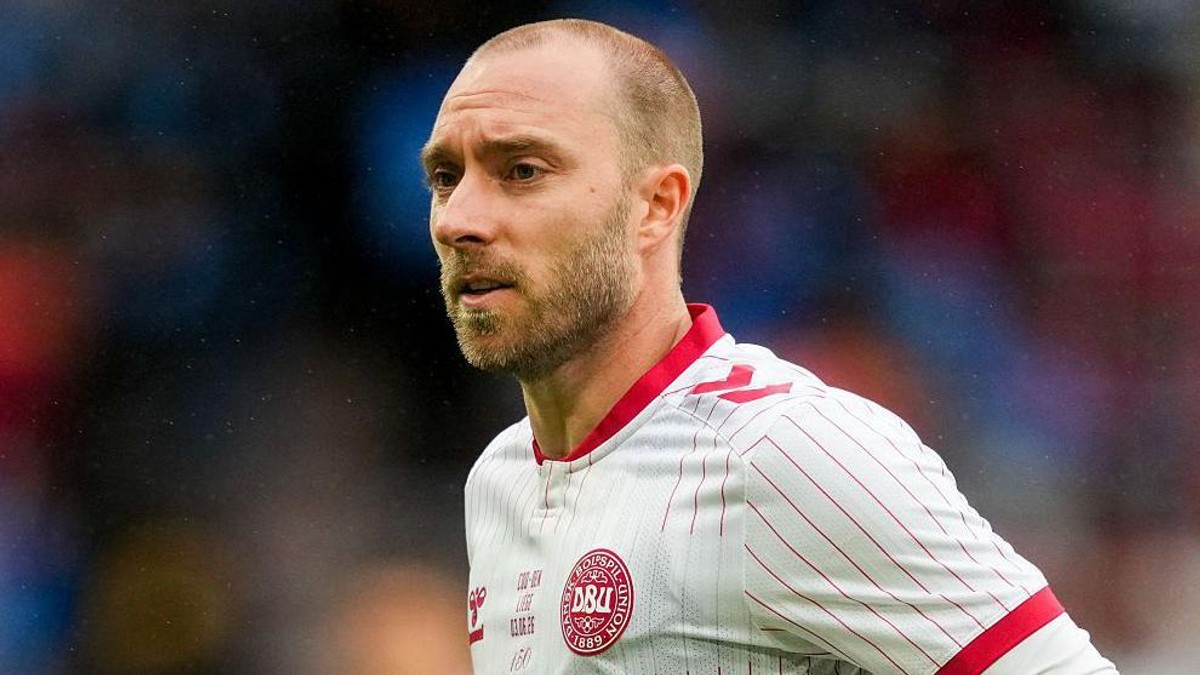 Eriksen Odense'de Tekrar Yıkıldı: Kalp Pili İşledi, Kahve Yürüyerek Ayrıldı