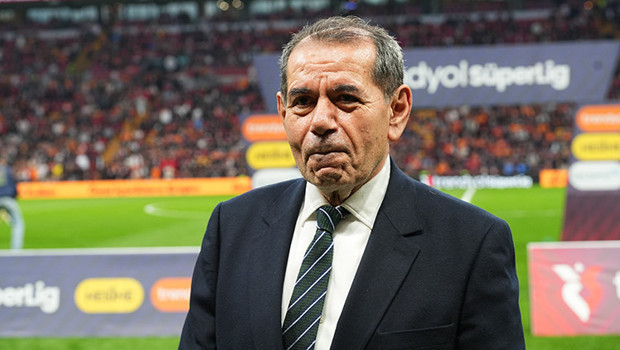 Galatasaray Başkanı Dursun Özbek Dördüncü Bağlantılı Şampiyonluğu Celebrates