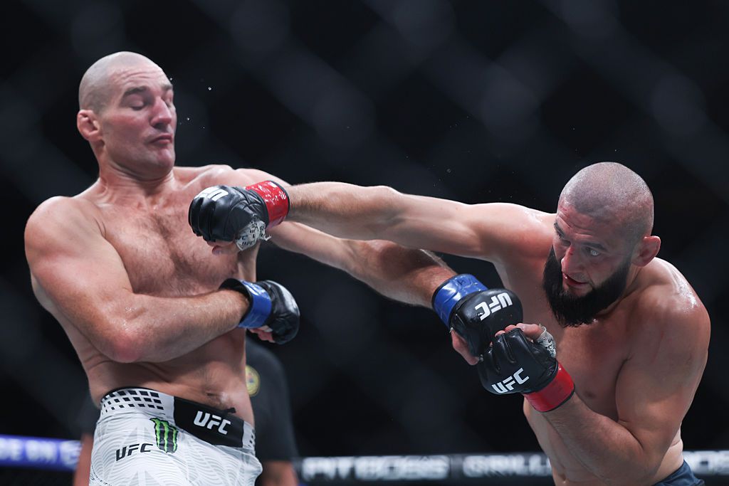 UFC 328: Çimaev Kantar Testini Geçti mi? Strickland'ın Kazanması Haklı mıydı?