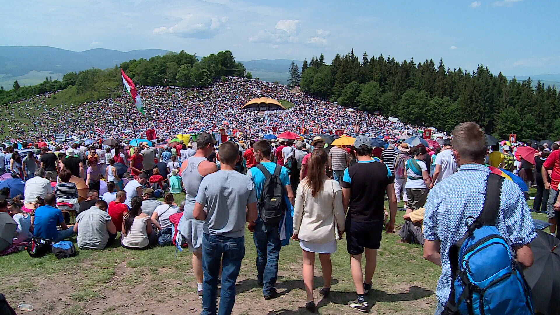 Şumuleu Ciuc'ta Pentikost Hacıları İçin Rekor Bir Toplantı: 300.000 İnanlı Bir Araya Geldi