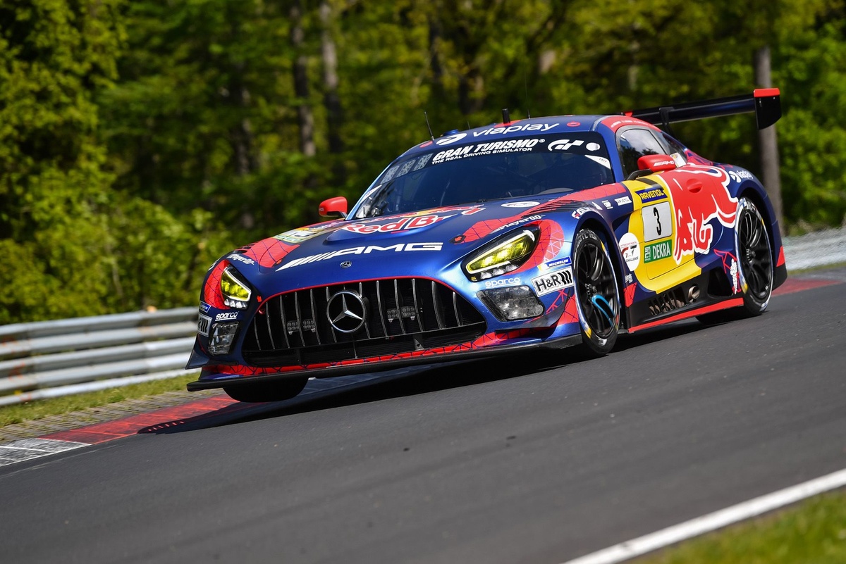 Verstappen Takımı 24 Saat Nürburgring'de Lider