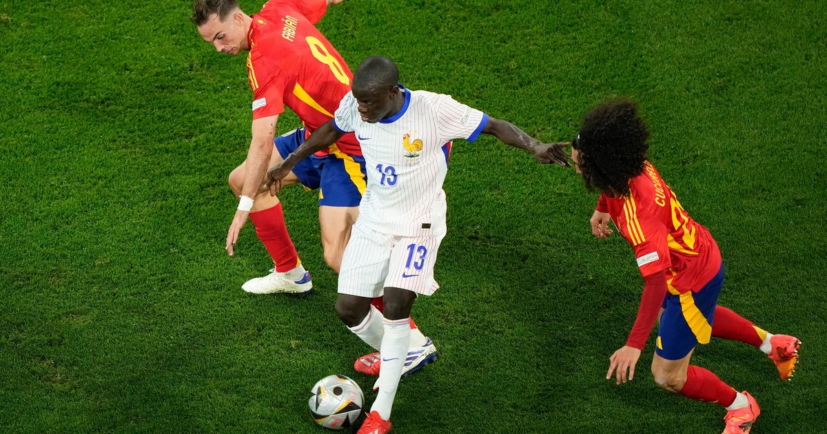 Mourinho Arıyor, Real Kazanıyor: Cucurella Madrid'i 55M€'yle Şokta