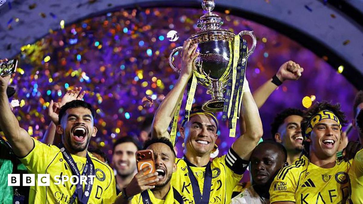 Ronaldo, Al-Nassr için İlk Kez Arập Çiftlik Ligi Kupa'sını Kazandı