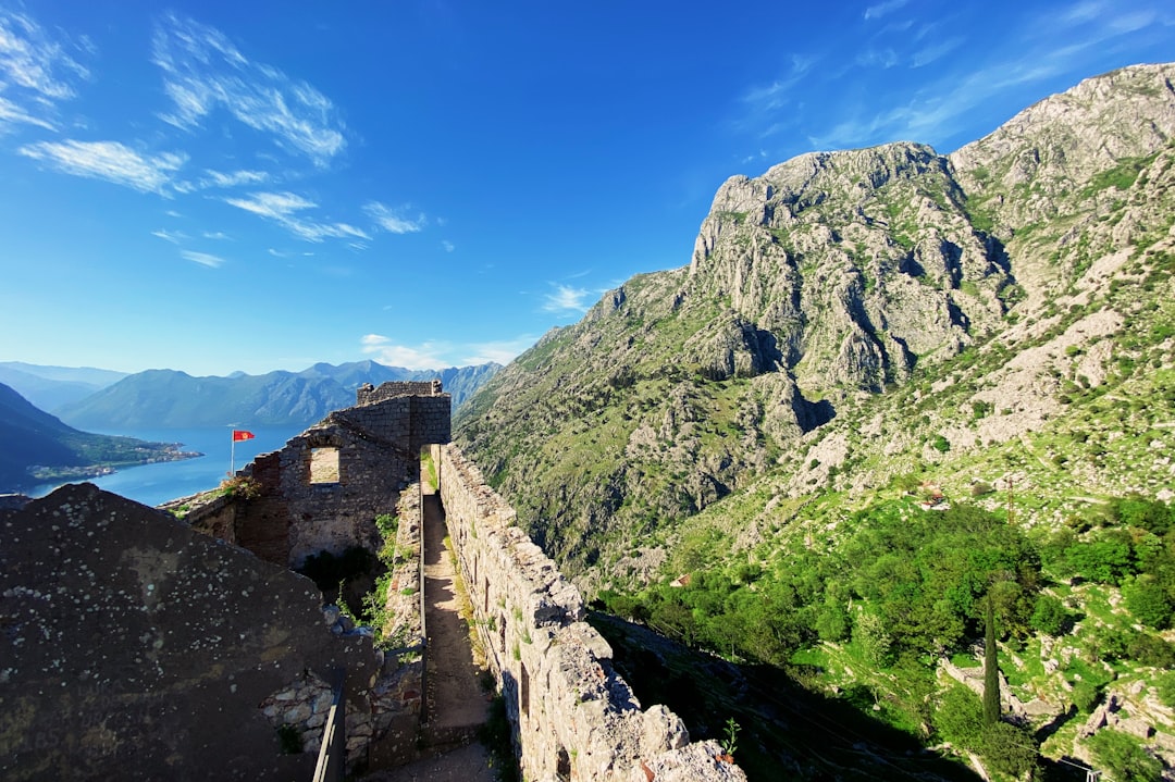 Kotor'un Kale Duvarları: Monte San Giovanni Tırmanış Rehberi