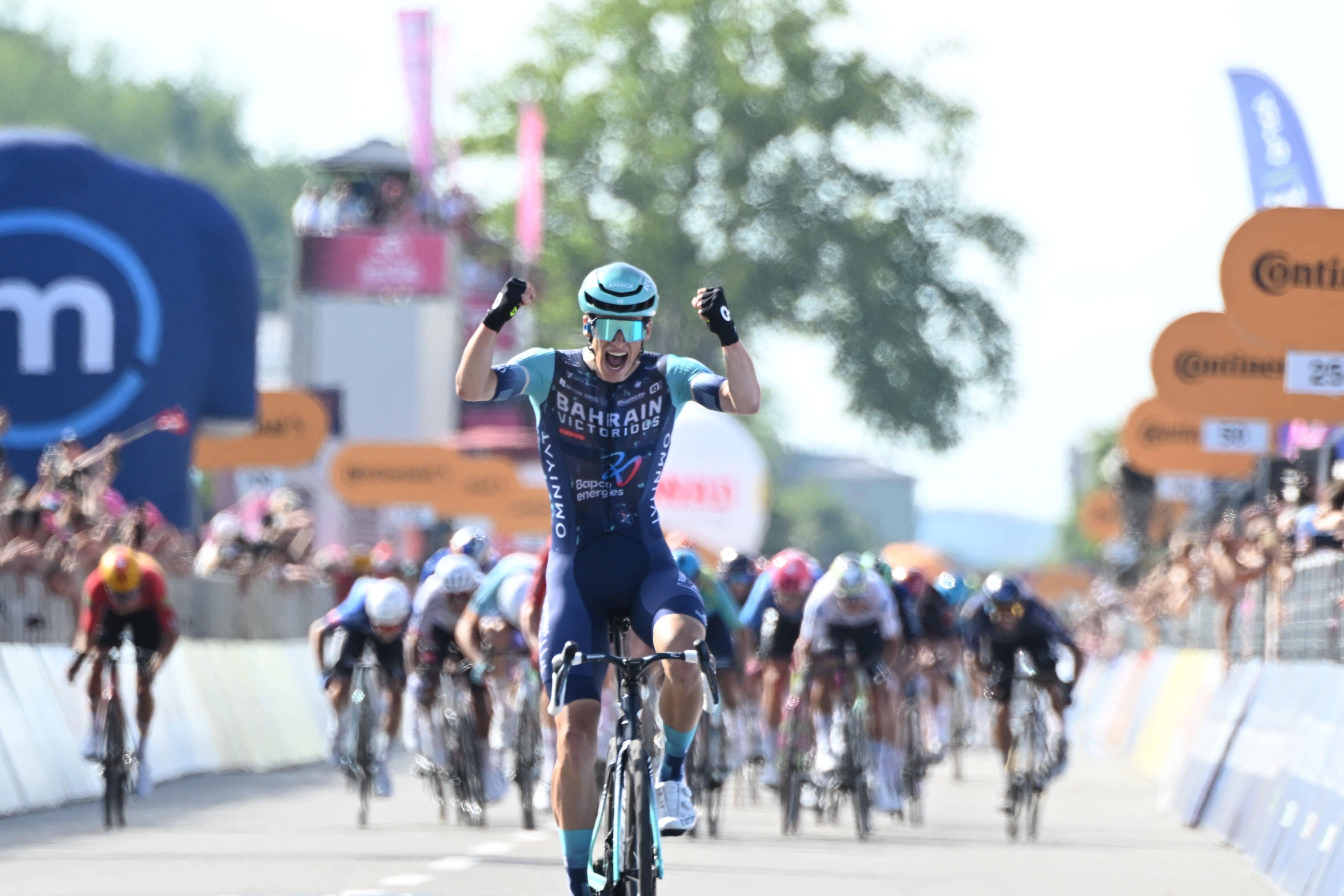 Belçikalı Alec Segaert, Giro d'Italia'nın 12. Etapını Kazandı