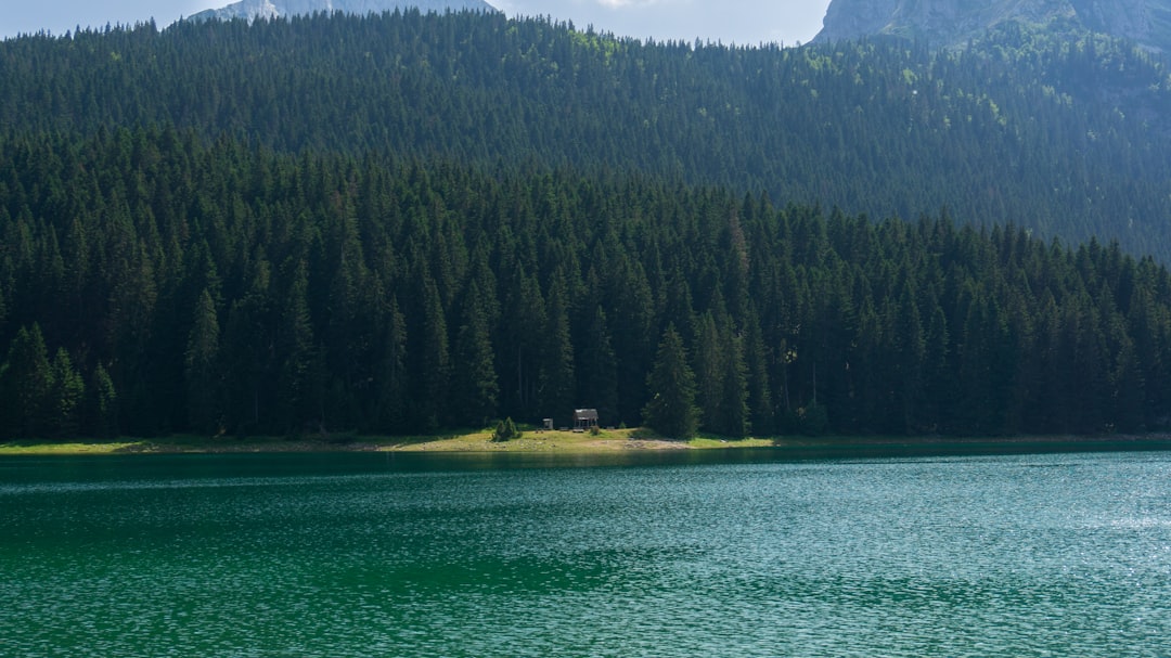 Durmitor Ulusal Parkı: Kara Göl'de Kayak ve Bobotov Kuk'a Tırmanış