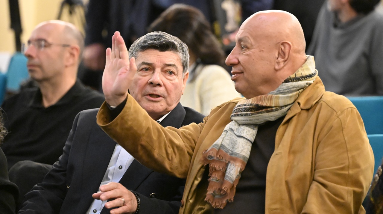 CU Taraftarları Eski Craiova Maxima Oyuncusunu Aurel Ticleanu'yu Kınadı