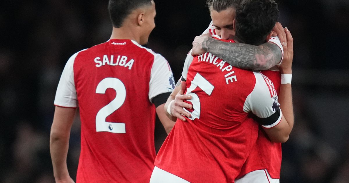 Arsenal 22 Yıldan Sonra Premier League Şampiyonu