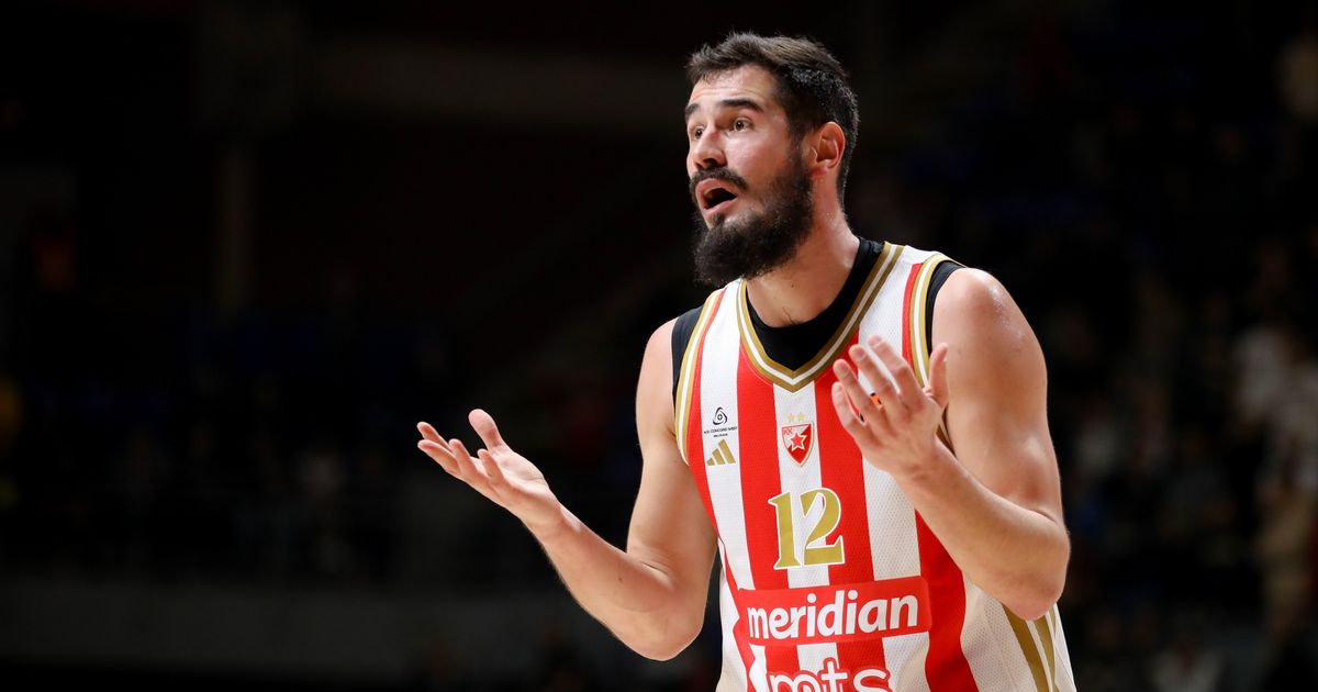 Grobari, ABA Ligi Belgrad Derbisinde Nikola Kalinić'i Kışkırttı