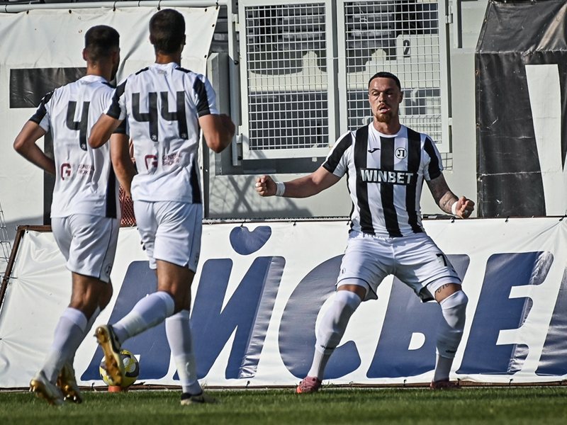 Loko Plovdiv, derbi galibiyetiyle Avrupa play-off'unu garantiledi