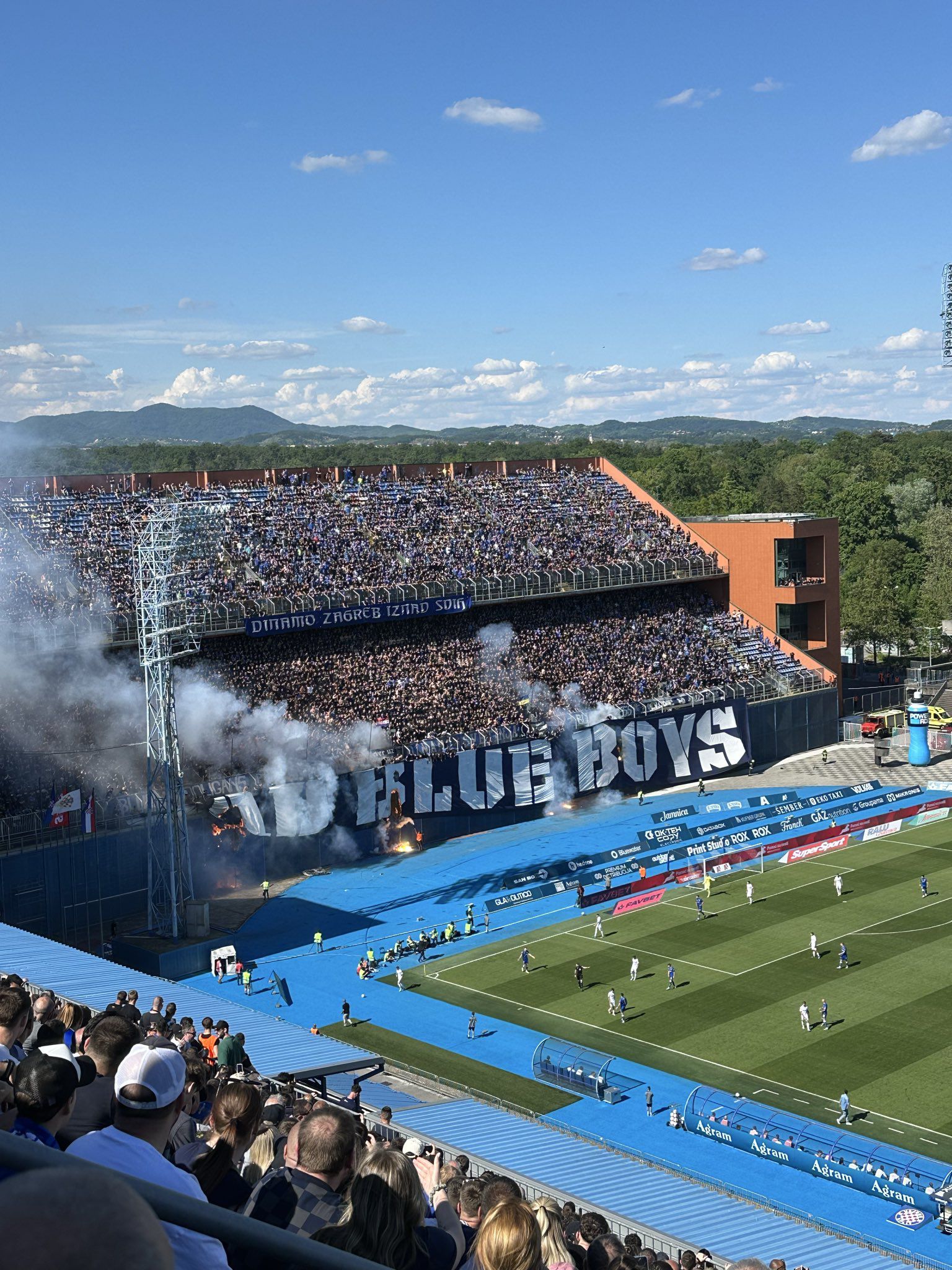 Drastik Derbi: Zagreb'deki Dinamo ve Hajduk'da Baner Yanma