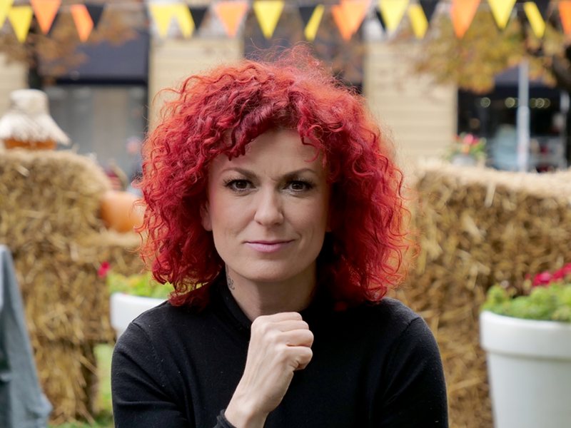 Lucy Dyakovska: "Almanya'da Beni Sokakta 'Bangaranga' ile Selamlamayan Bir Kişi Yok"