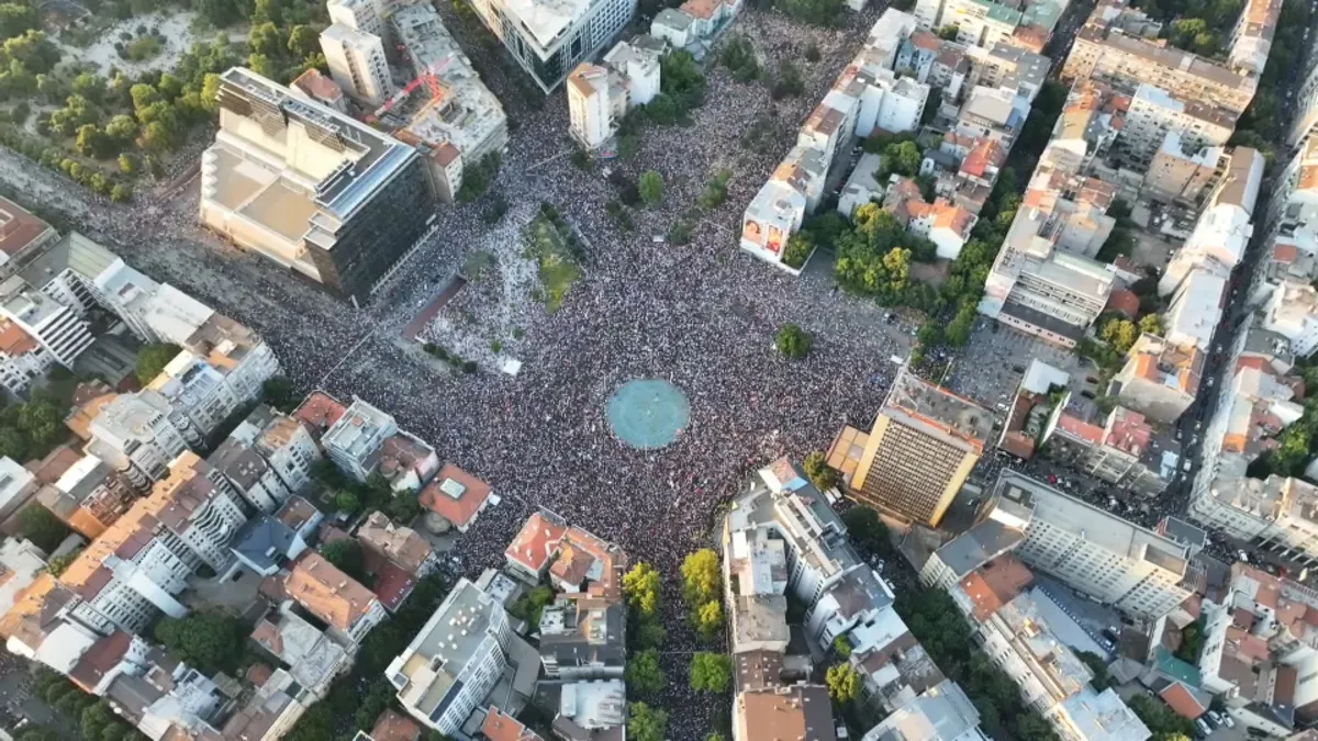 Batı ve Orta Sırbistan'daki Sivil Gruplar Belgrad'daki Öğrenci Protestosuna Katılıyor