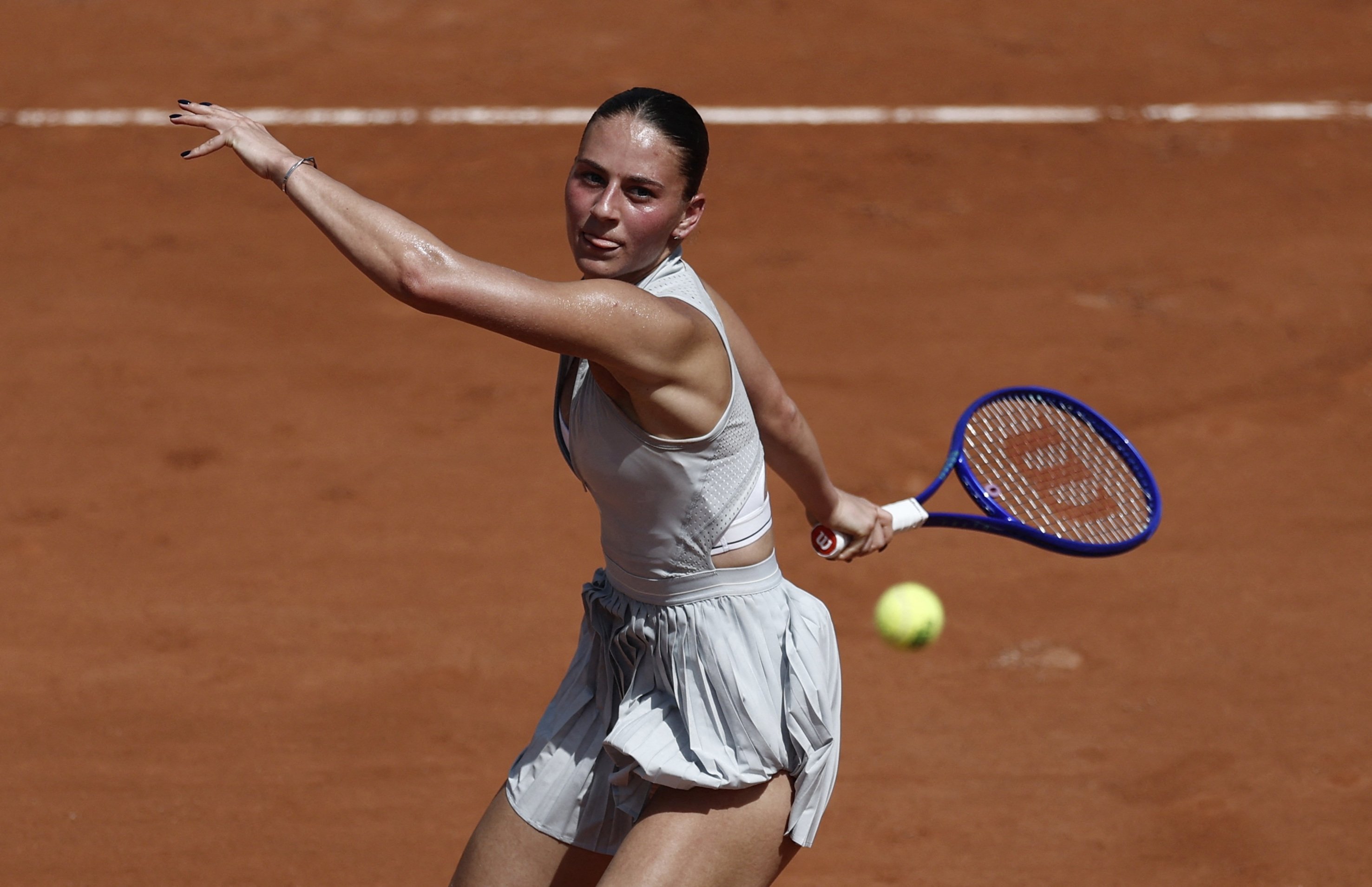 Kostyuk, Kiev'deki evine yakın saldırıdan saatler sonra Fransa Açık'ta tur atladı