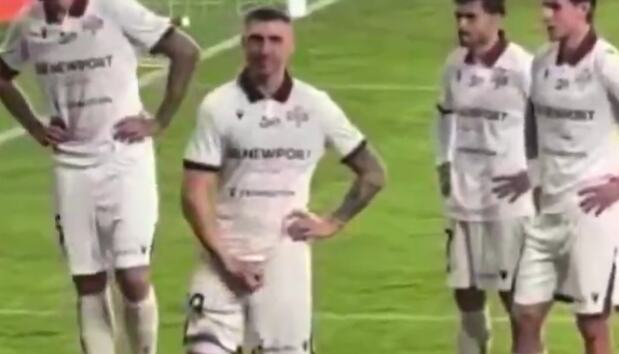 Polonyalı Futbolcu Tutku Oyunuyla Öfkeli Reaksiyalar Tetikledi