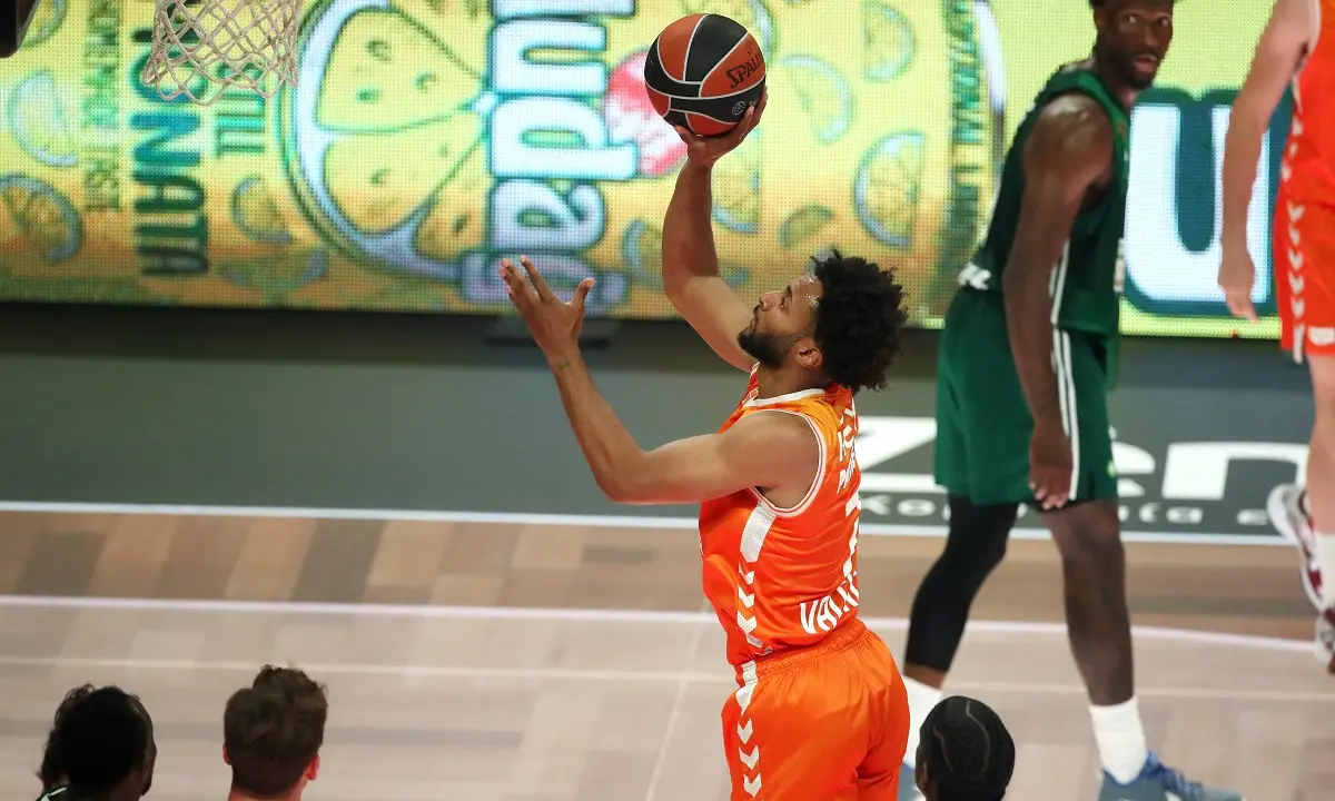 Panathinaikos 3. Maça Başarıyla Karşı Kaldı, Yarıda Valencia Üstünlük Sağladı