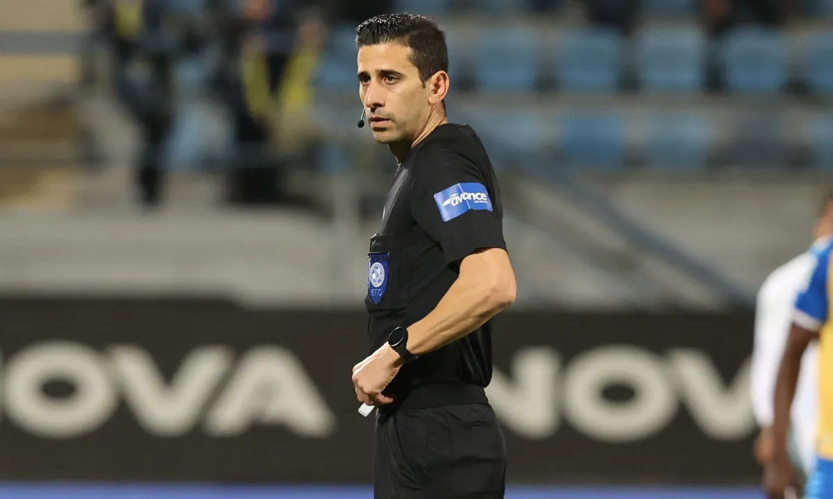 Sportime, AEK - Asteras Tripolis Maça Evangelou'u Hakem olarak Onayladı ve CED "Kara"larla Maça Girmeden Önce Mesaj Gönderdi