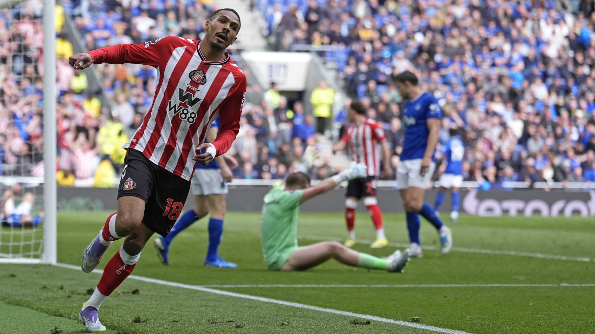 Sunderland, İkinci Yarıda İyice Yükseliyor ve Everton'u 3-1 Mağlup Eder