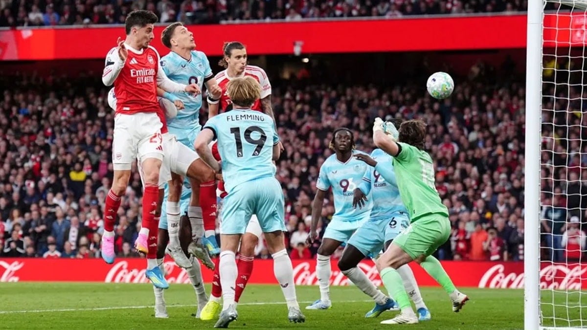 Arsenal Şampiyonlukta İleri Adımlar Atıyor