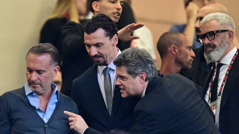 Milan Cagliari'ye ezildi, Ibrahimović San Siro'dan kaçtı