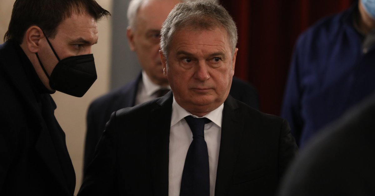 Tumbaković, Mijatović'i Savunuyor: Bir Peđa'yı Kim İmkanda Edebilir?