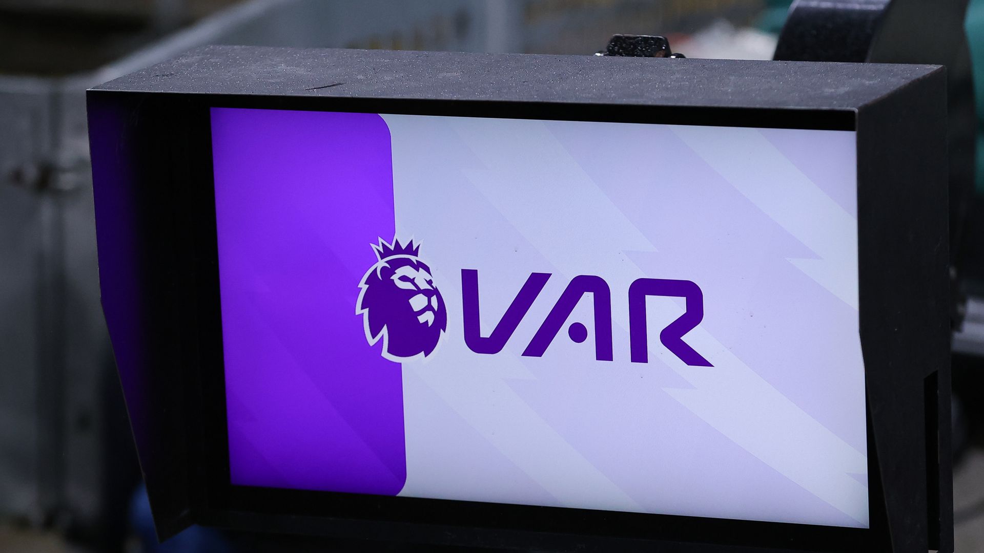 IFAB sıkı kurallar getiriyor: Kırmızı kartlar, VAR ve zaman kaybetmenin sonu