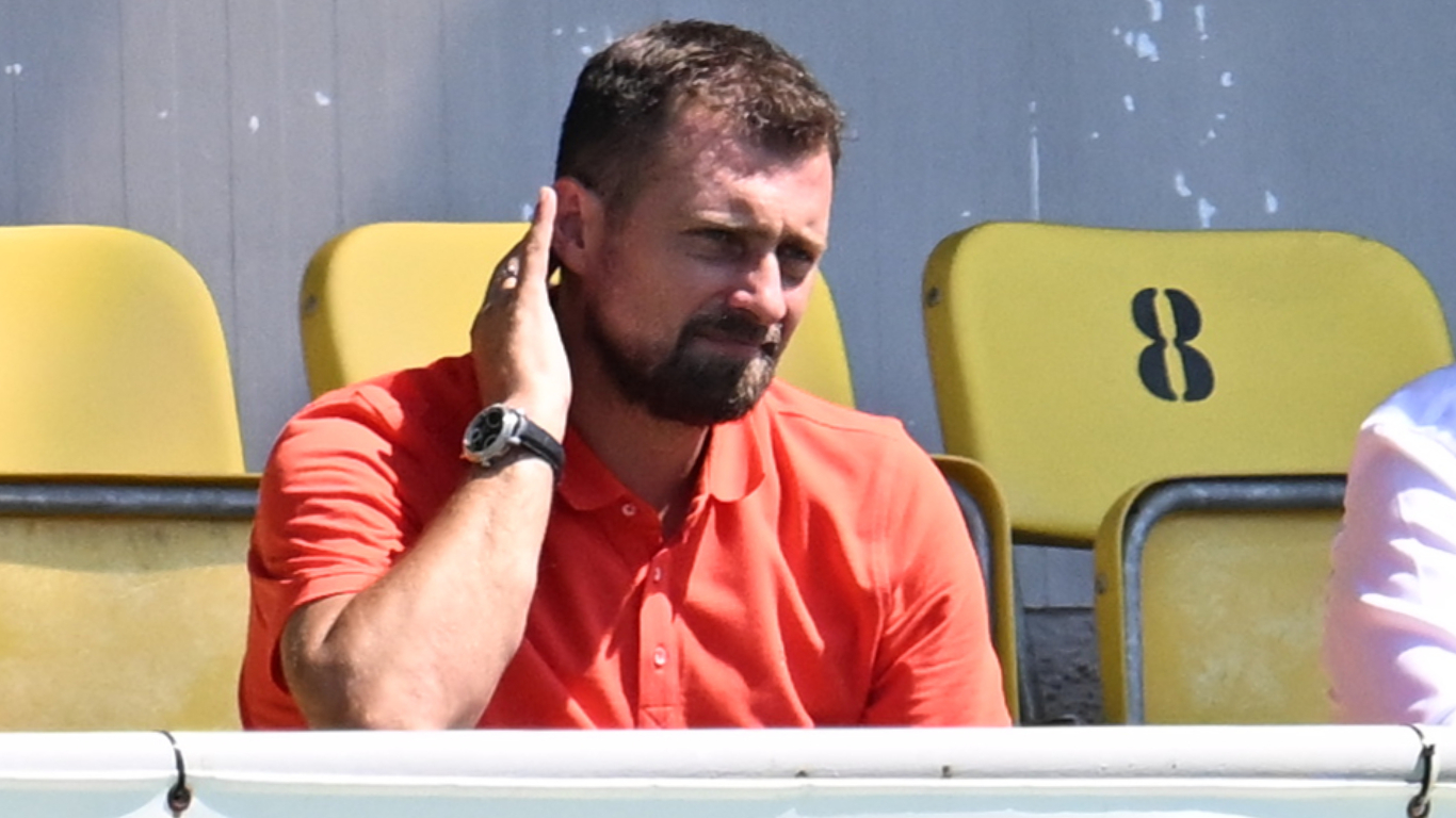 Gabi Tamaș Futbola AFC ASA Târgu Mureș ile Geri Dönmektedir