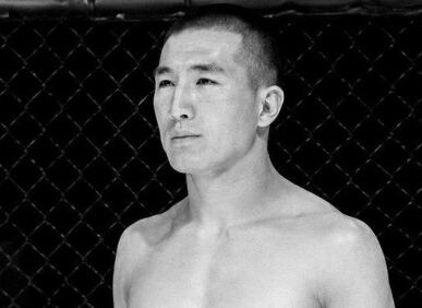 Efsanevi MMA Fighters Çocukları Kurtarmak için Gölde Ölür