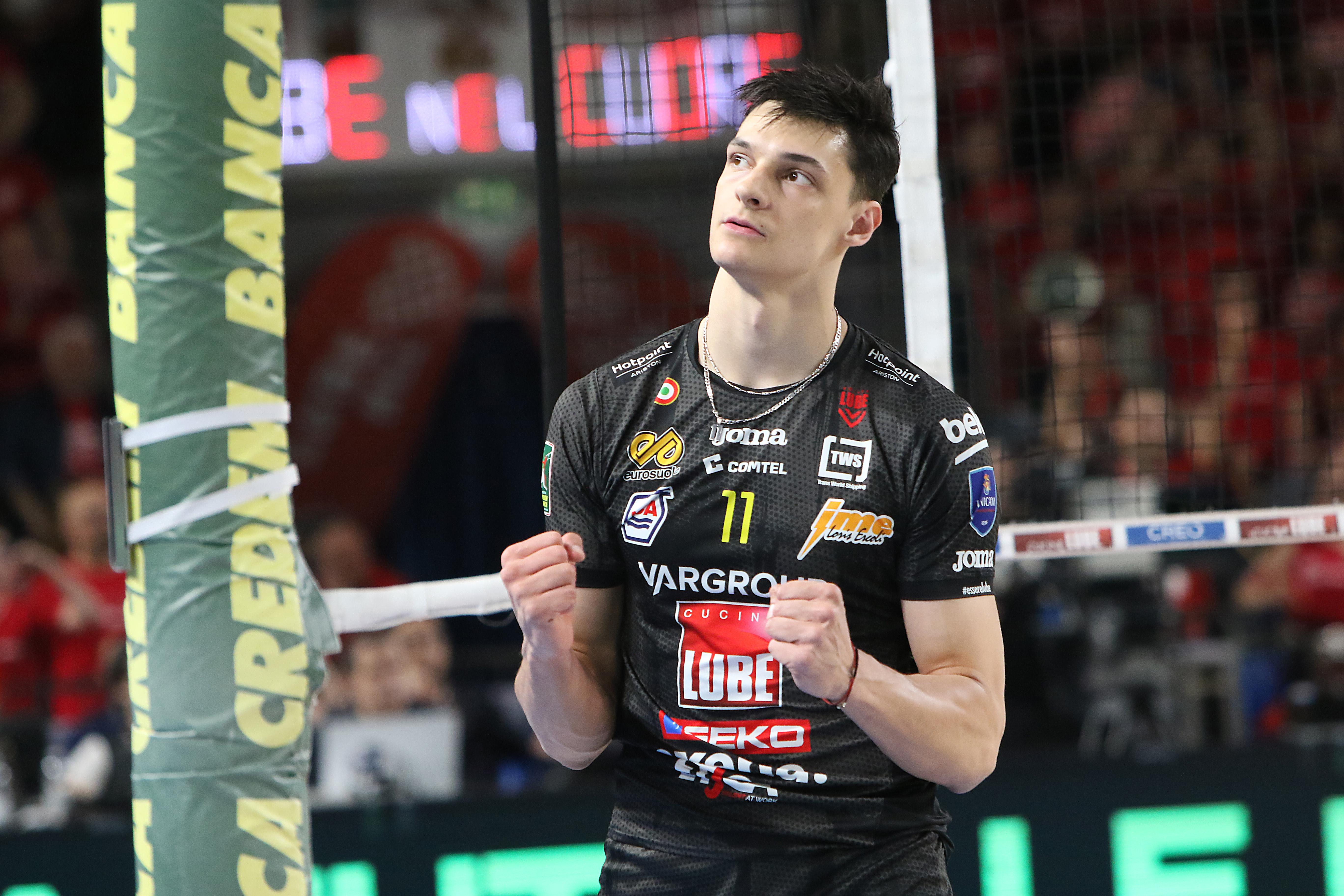 İranlılar Alex Nikolov'a İlgi Gösteriyor?