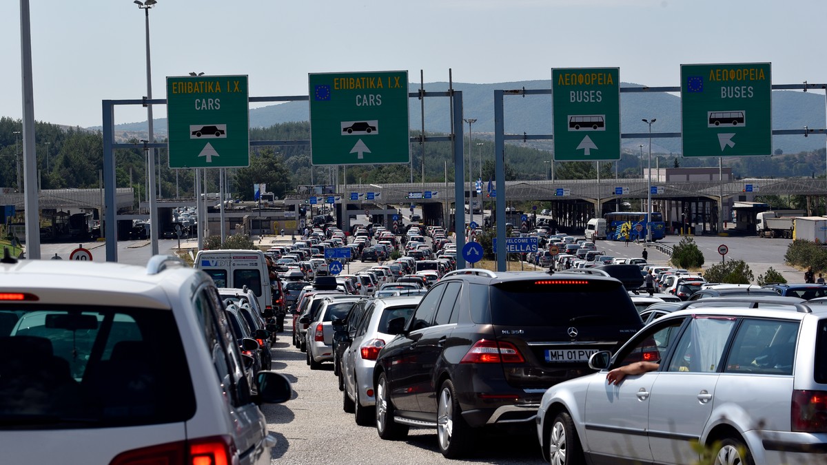 Evzoni Geçişleri Hızlanıyor: Otobüsler 30 Dakikada Geçiyor