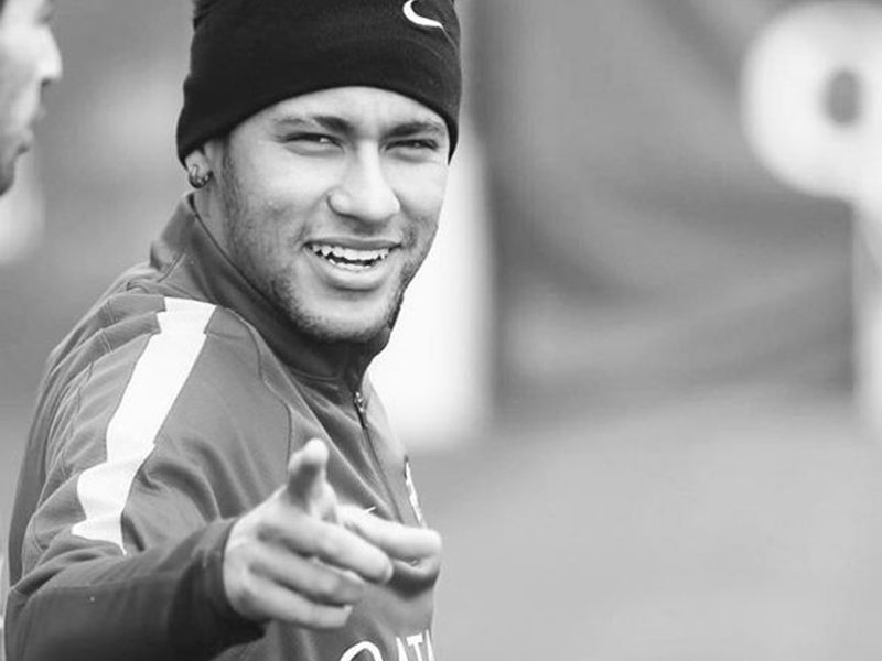 Sahibinden Neymar Oyundan Çıkarıldı