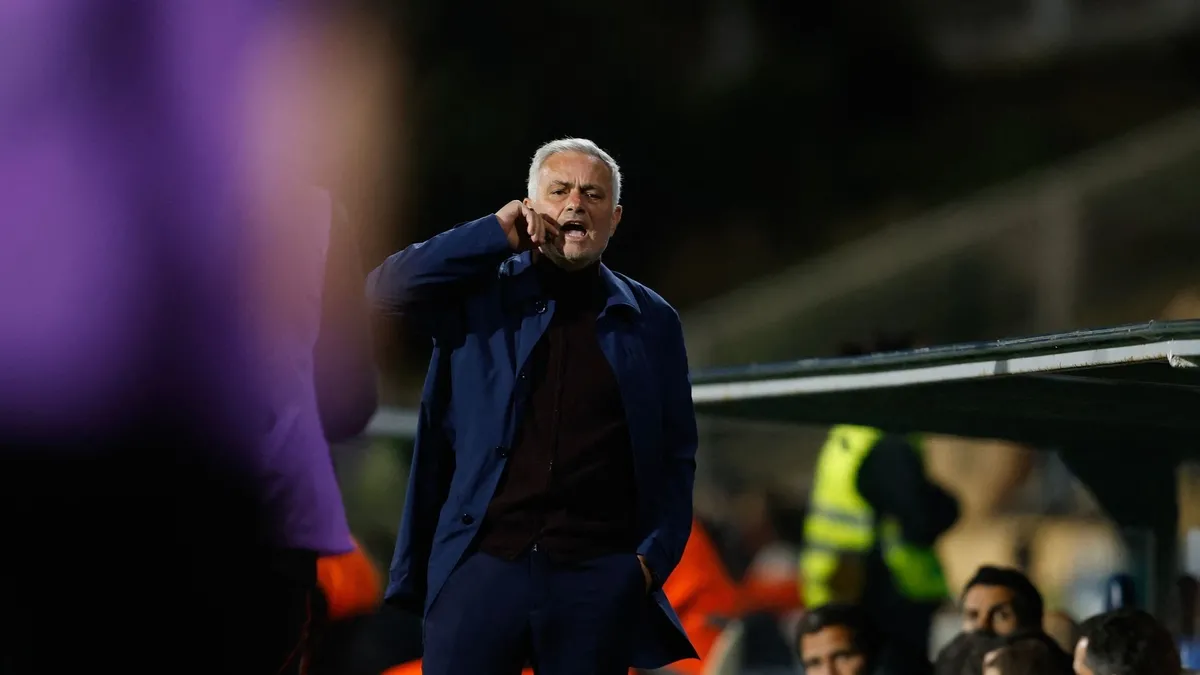 Mourinho, Benfika'yı Poraklup Ligi'nde Yenilmeden 3. Sıraya Getirdi