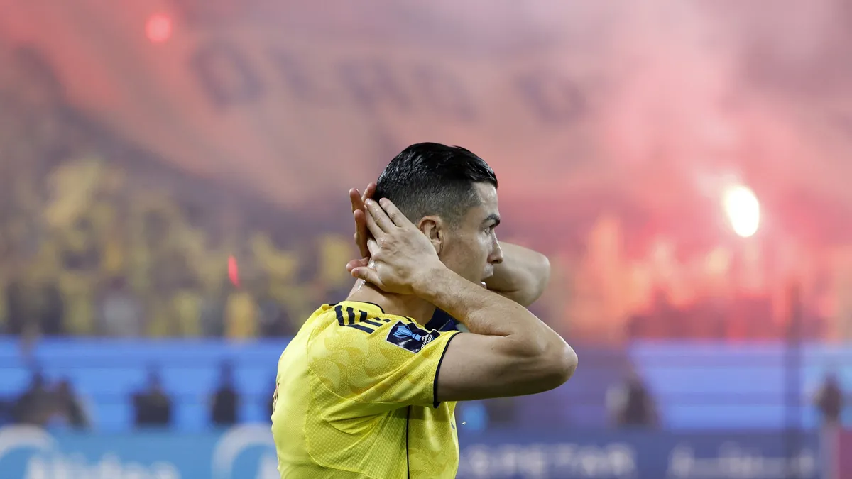 Türk Görevli Deniz Hümmet Gamba Osaka'yı Asya Kralına Getirdi