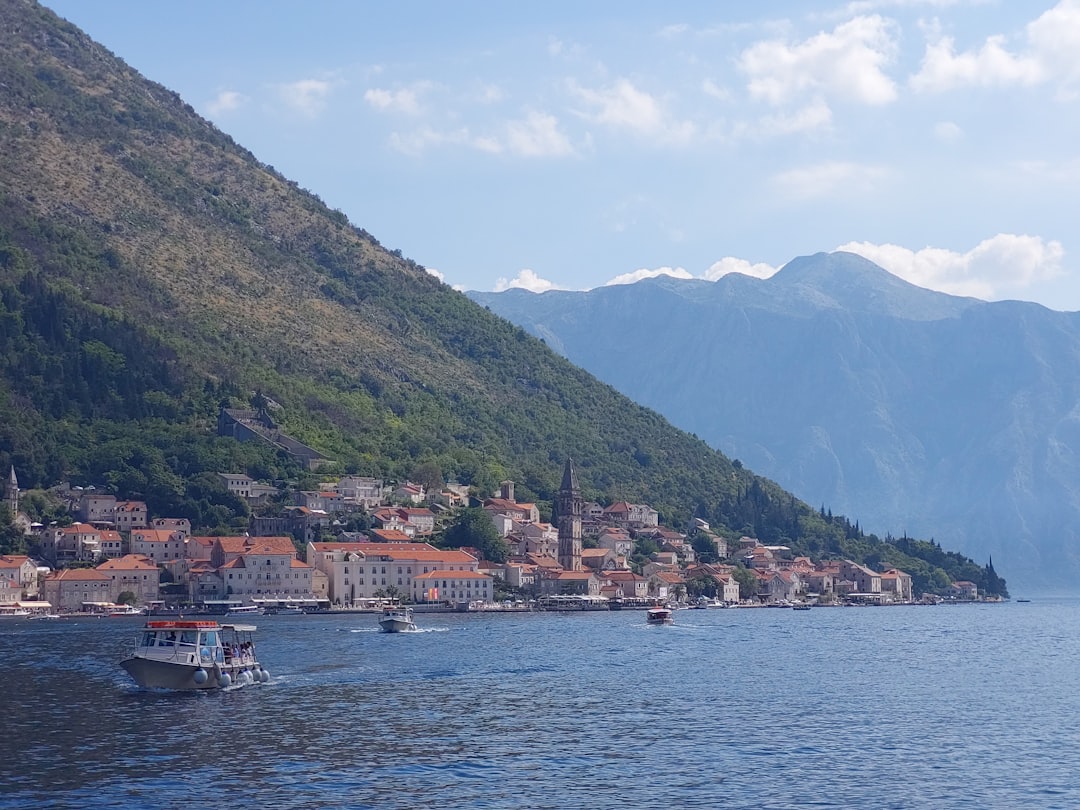 Kotor Körfezi: Ortaçağ Taşıyla Adriyatik Tuzu Karşı Karşıya